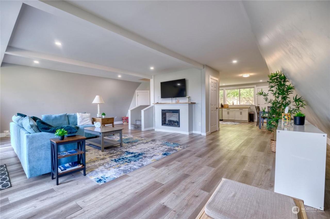 Newly Remodeled 2Bd Room A Frame Cottage Point Roberts Bagian luar foto